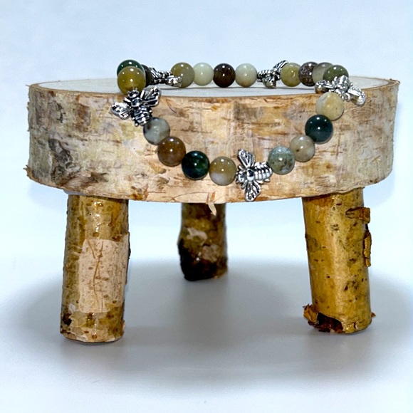 Handmade Bumble Bee Charm Bracelet with Natural Indian Agate Stones! - Picture 2 of 5